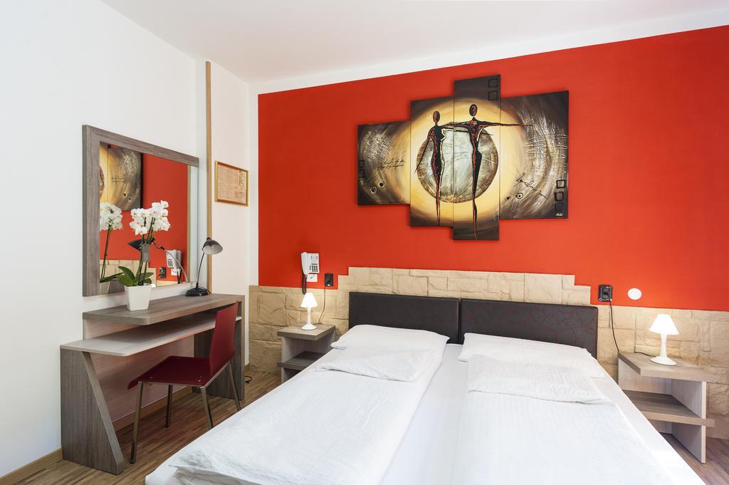 Hotel Garni Ischia Malcesine Szoba fotó